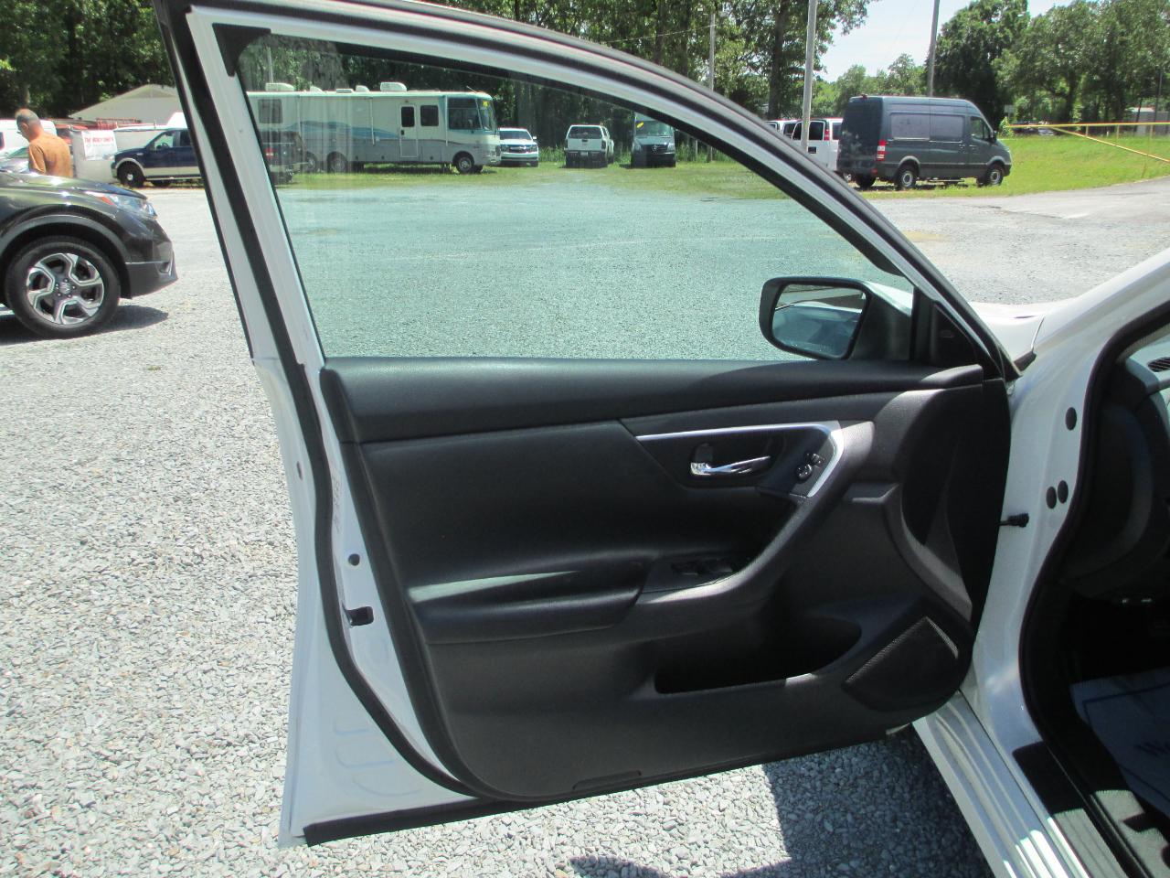 Nissan Altima 2.5 SV Sedan 2018