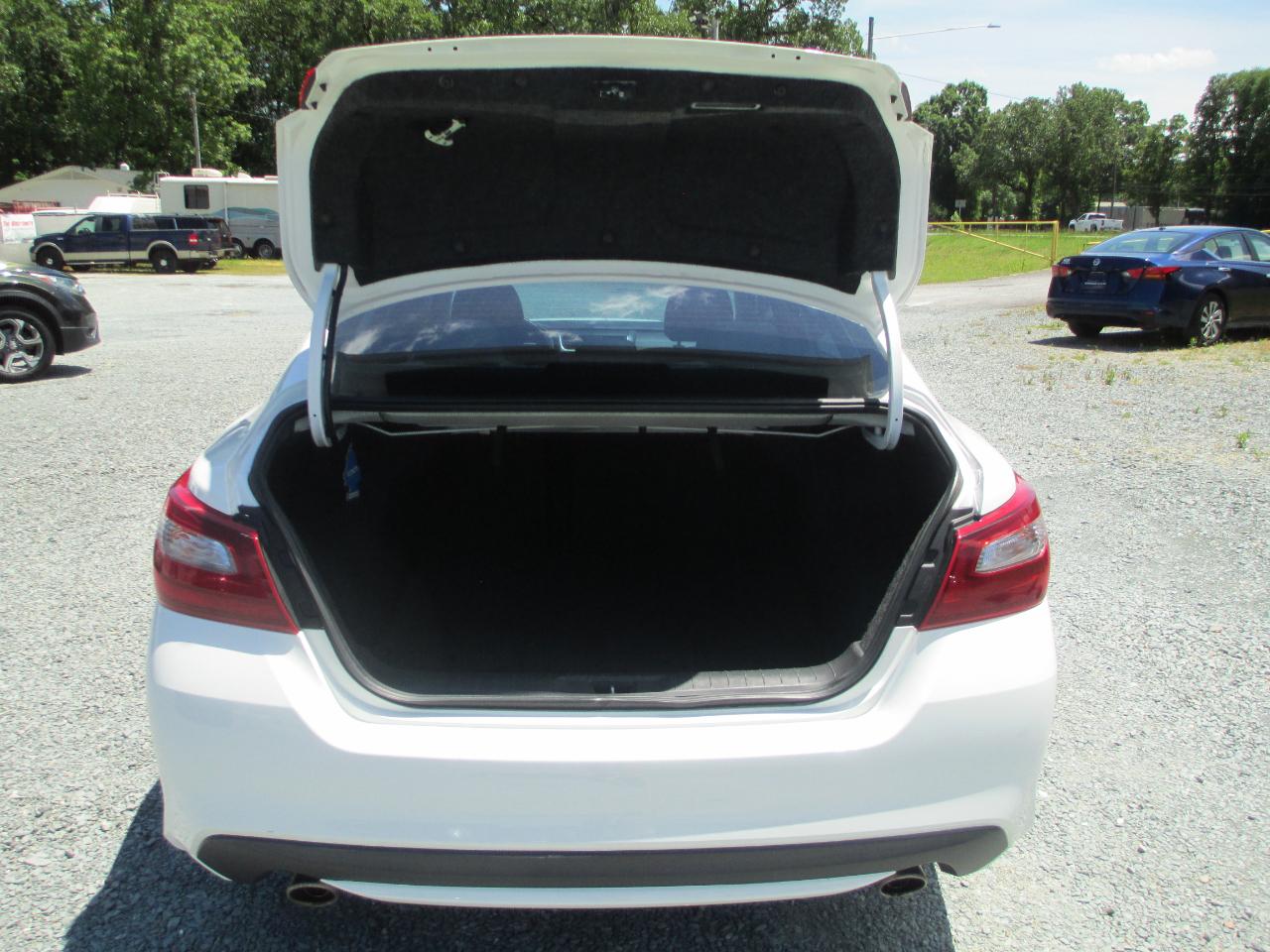 Nissan Altima 2.5 SV Sedan 2018