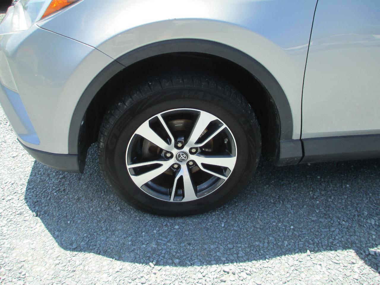 Toyota RAV4 Adventure FWD (Natl) 2018