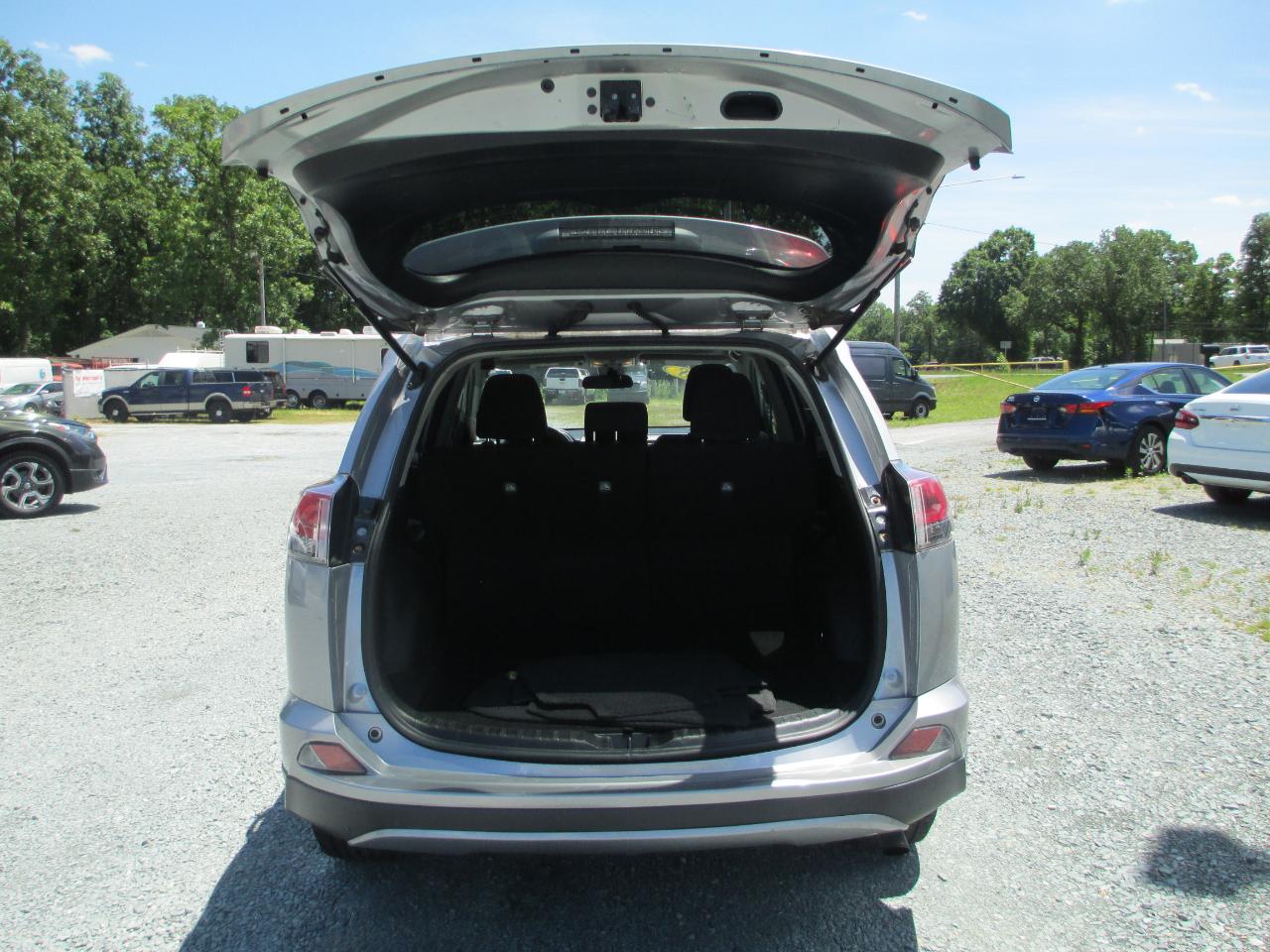 Toyota RAV4 Adventure FWD (Natl) 2018
