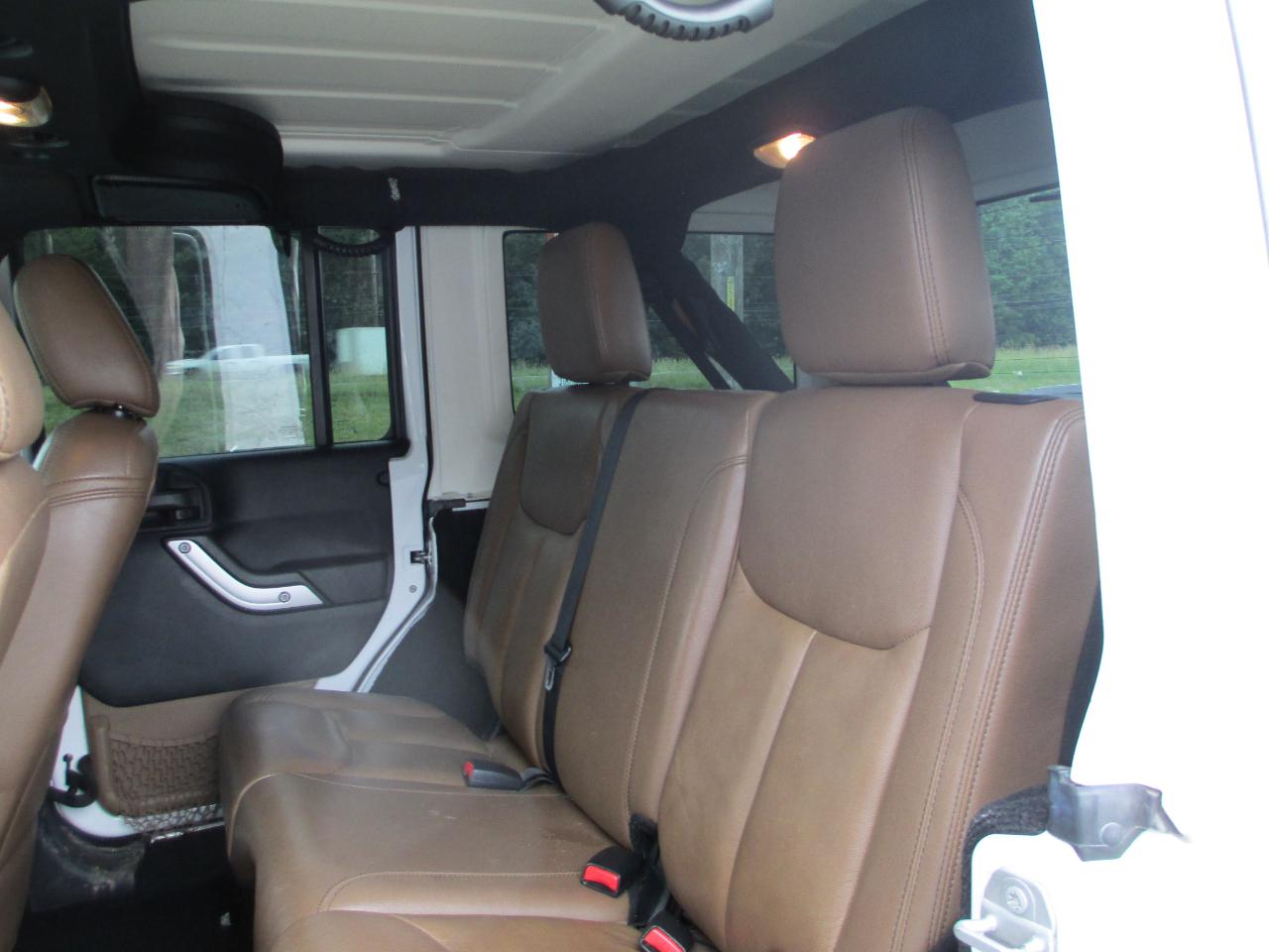 Jeep Wrangler Unlimited 4WD 4dr Sahara 2015