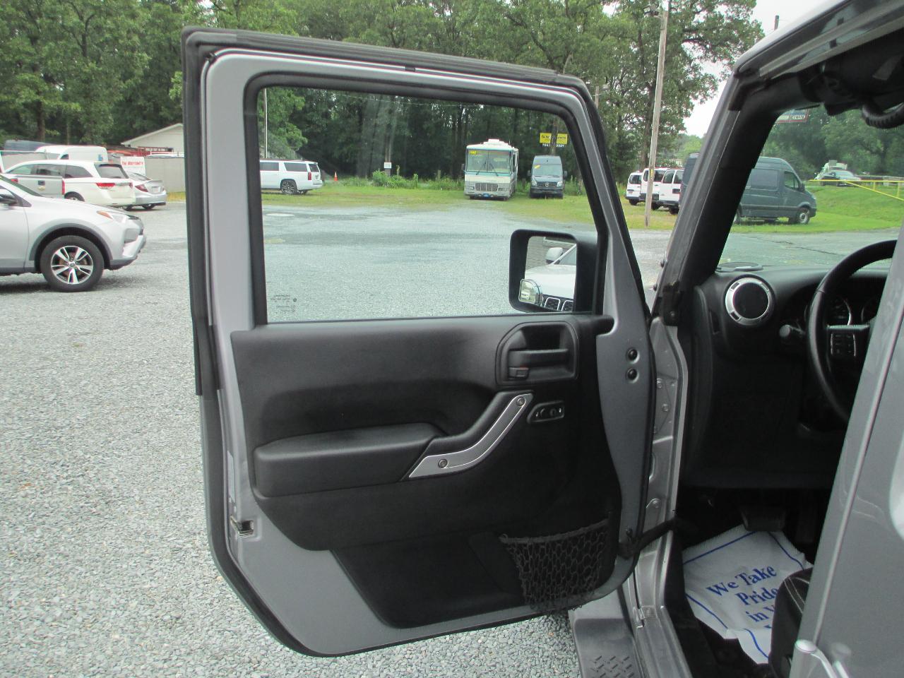 Jeep Wrangler Unlimited 4WD 4dr Sahara 2015