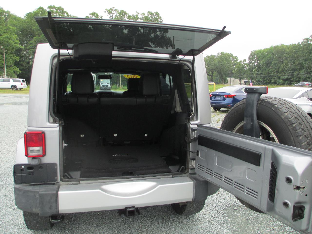 Jeep Wrangler Unlimited 4WD 4dr Sahara 2015