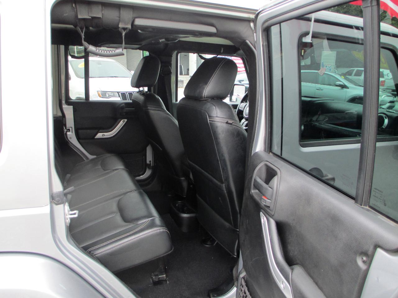 Jeep Wrangler Unlimited 4WD 4dr Sahara 2015