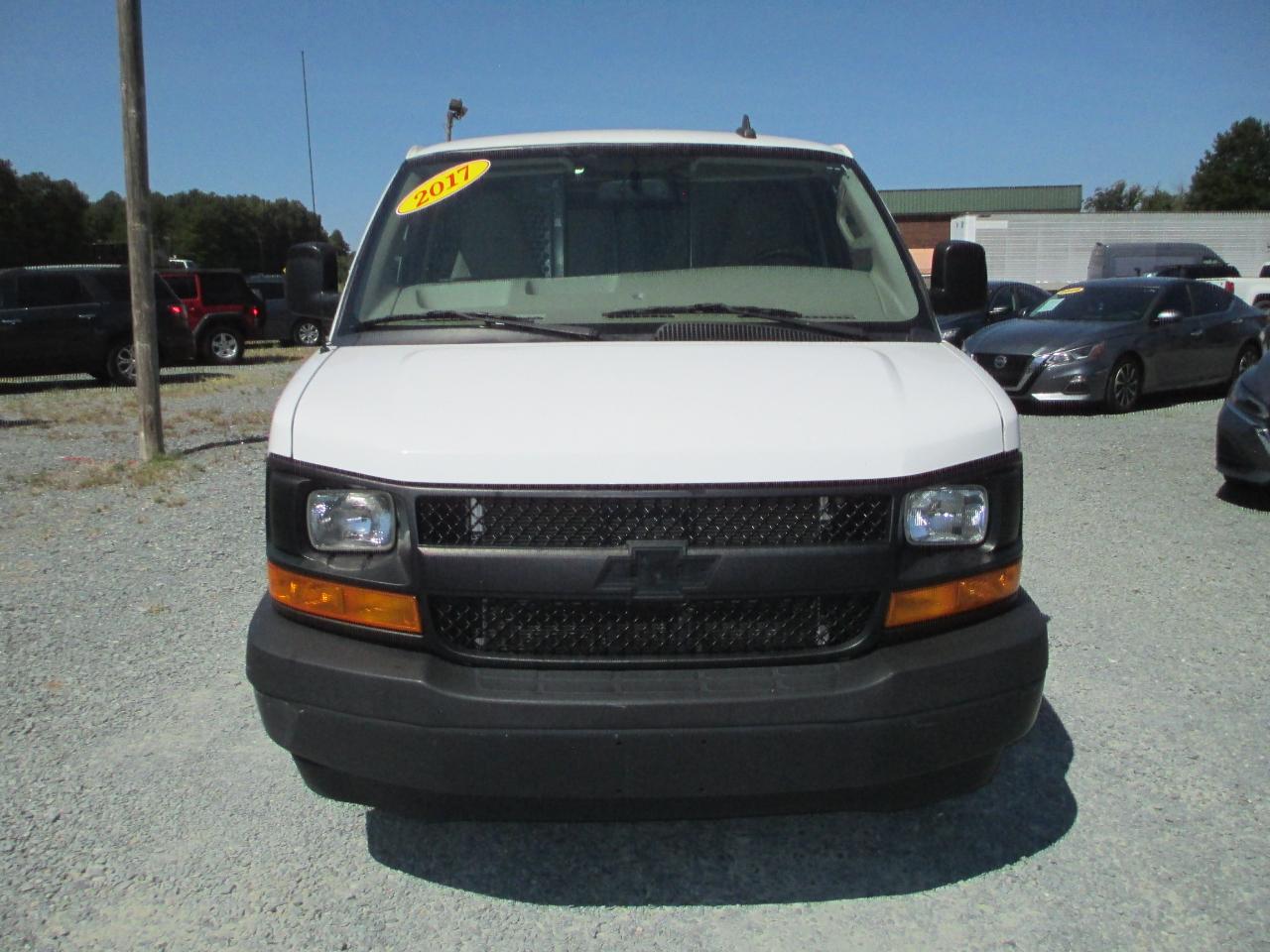 Chevrolet Express Cargo Van RWD 2500 135" 2017