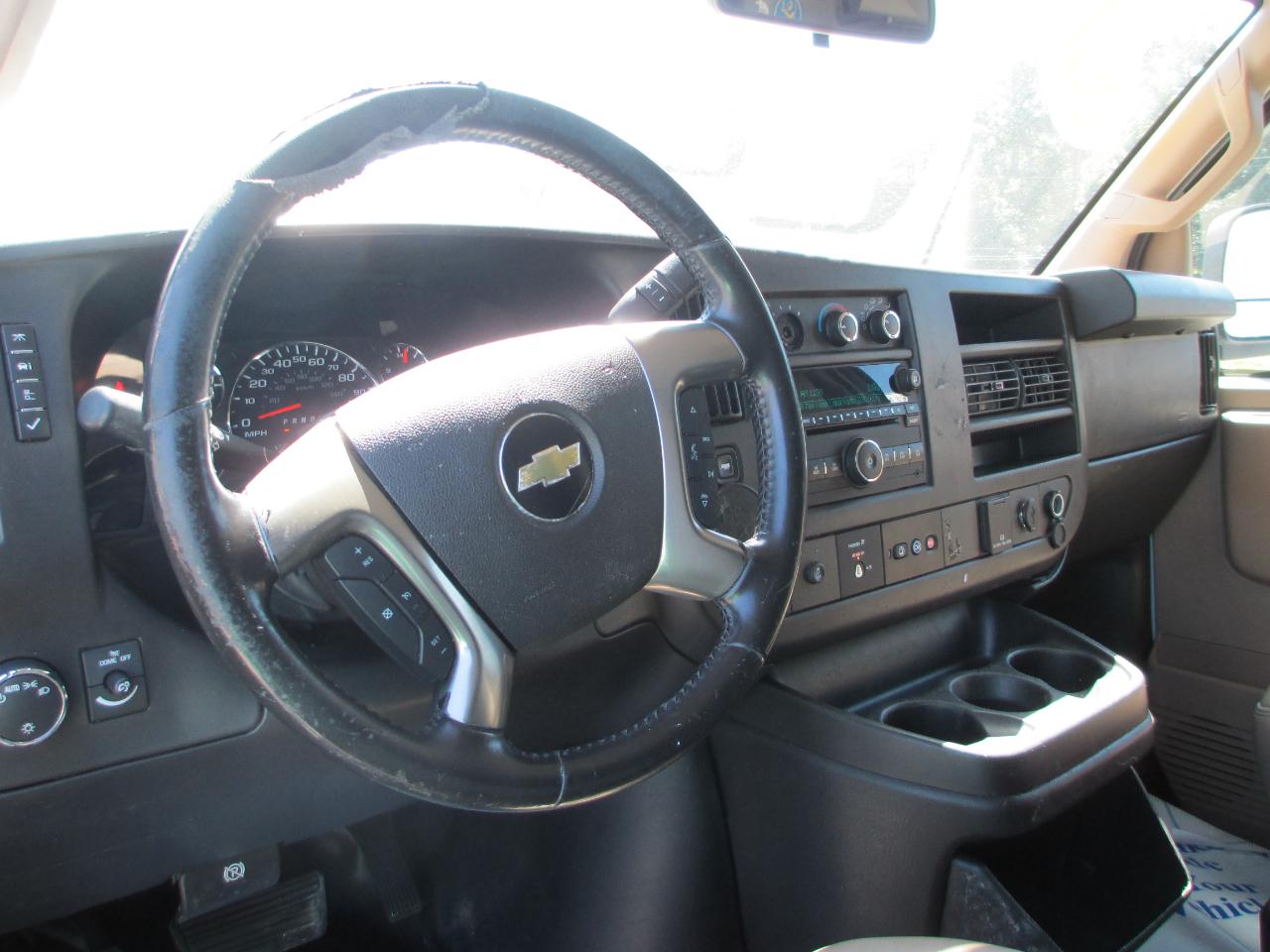 Chevrolet Express Cargo Van RWD 2500 135" 2017