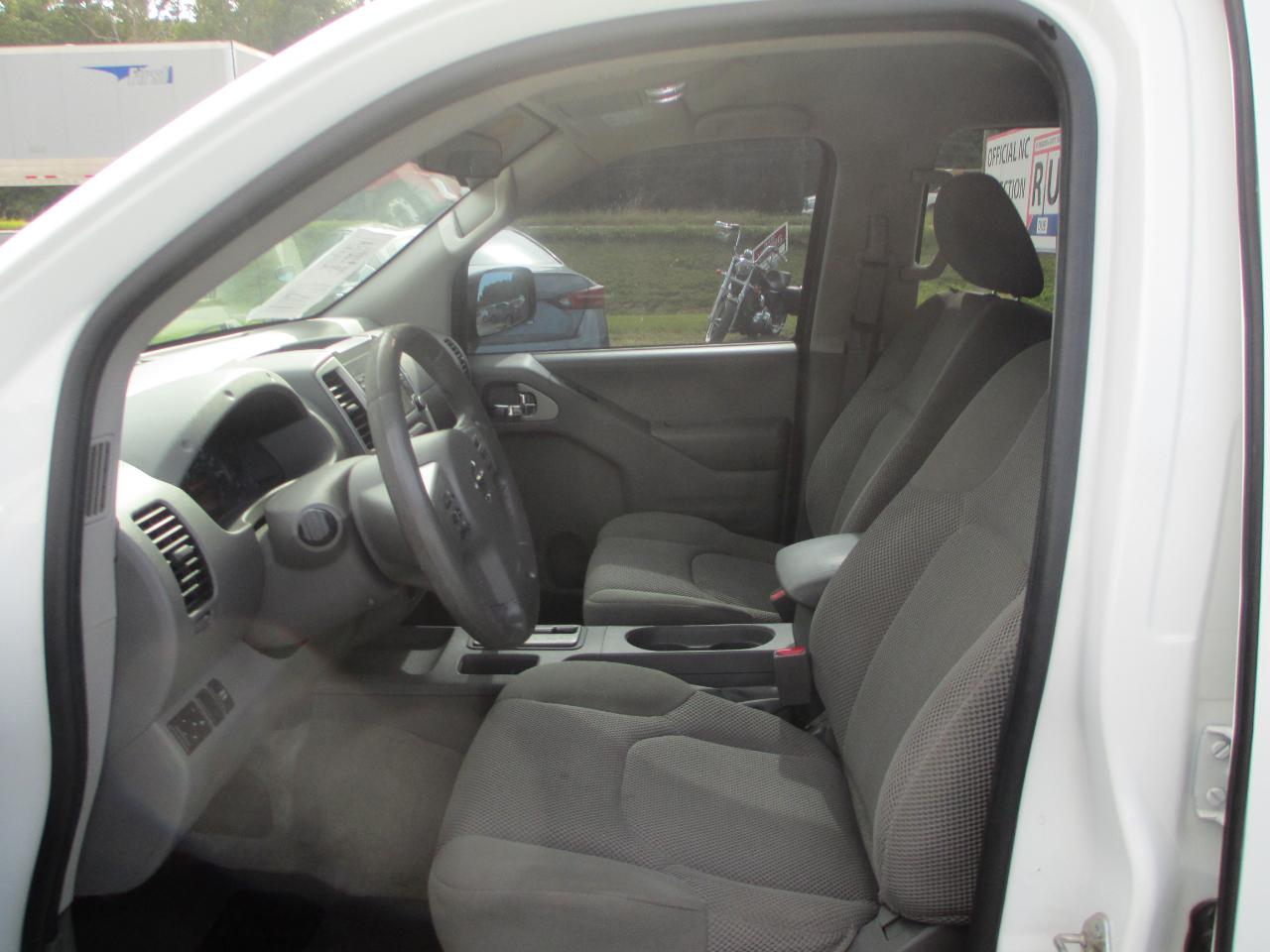 Nissan Frontier Crew Cab 4x2 SV V6 Auto 2018
