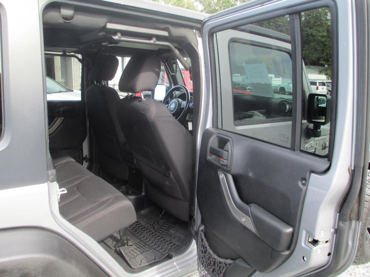 Jeep Wrangler Unlimited 4WD 4dr Sport 2015