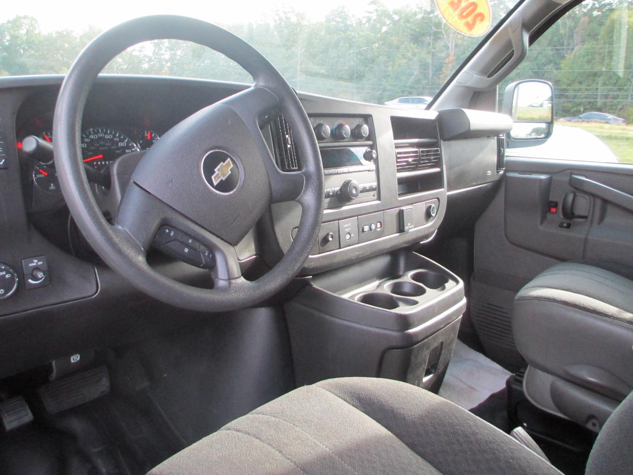 Chevrolet Express Cargo Van RWD 2500 135" 2020