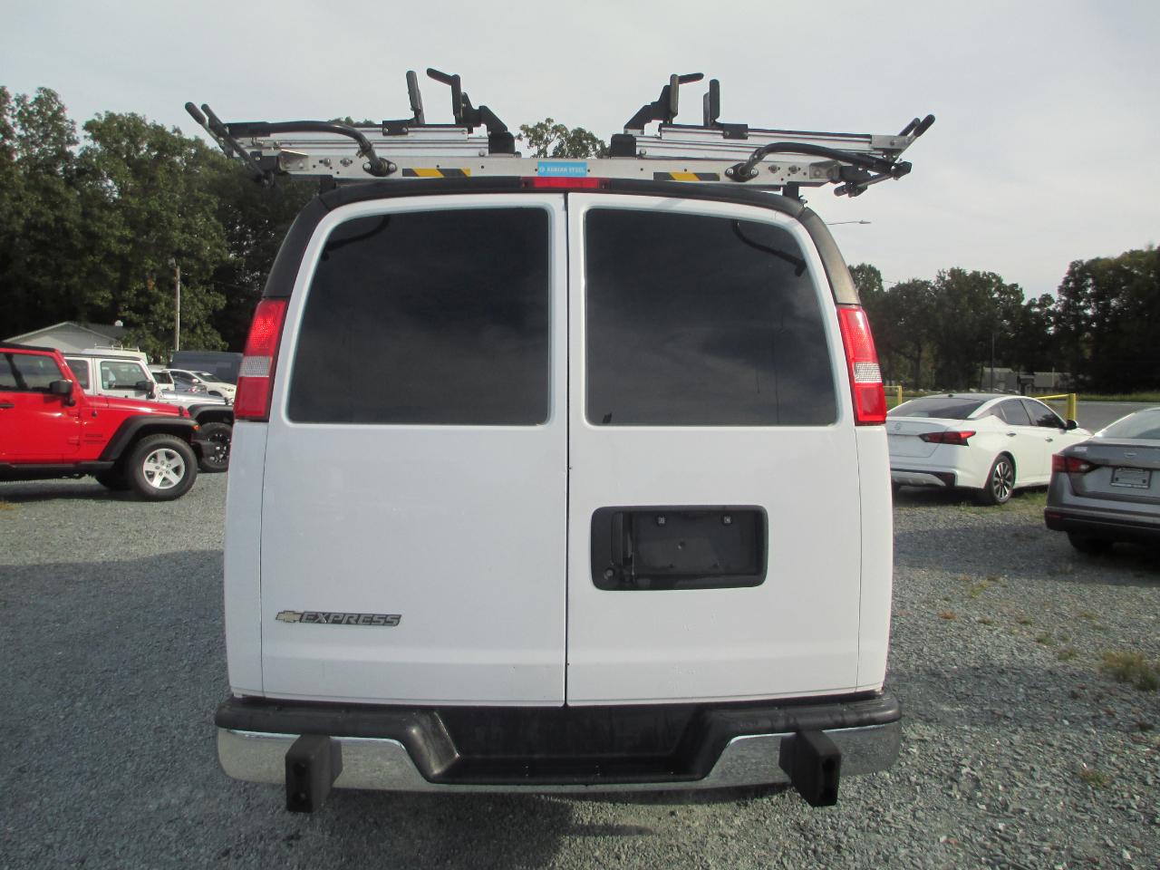 Chevrolet Express Cargo Van RWD 2500 135" 2020
