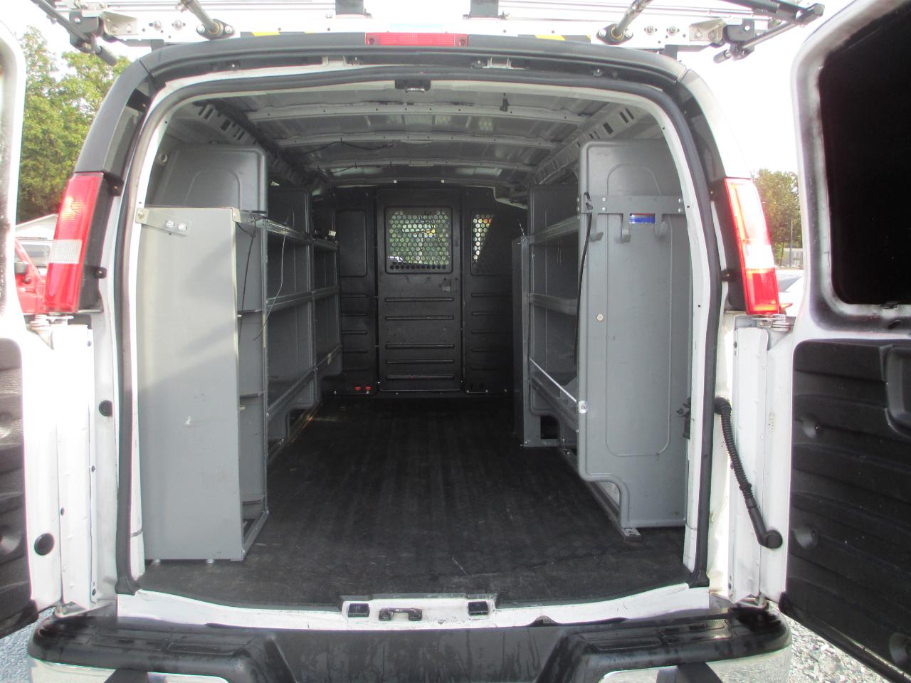Chevrolet Express Cargo Van RWD 2500 135" 2020