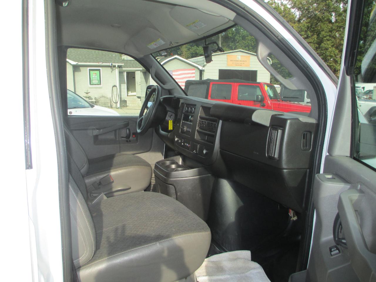 Chevrolet Express Cargo Van RWD 2500 135" 2020