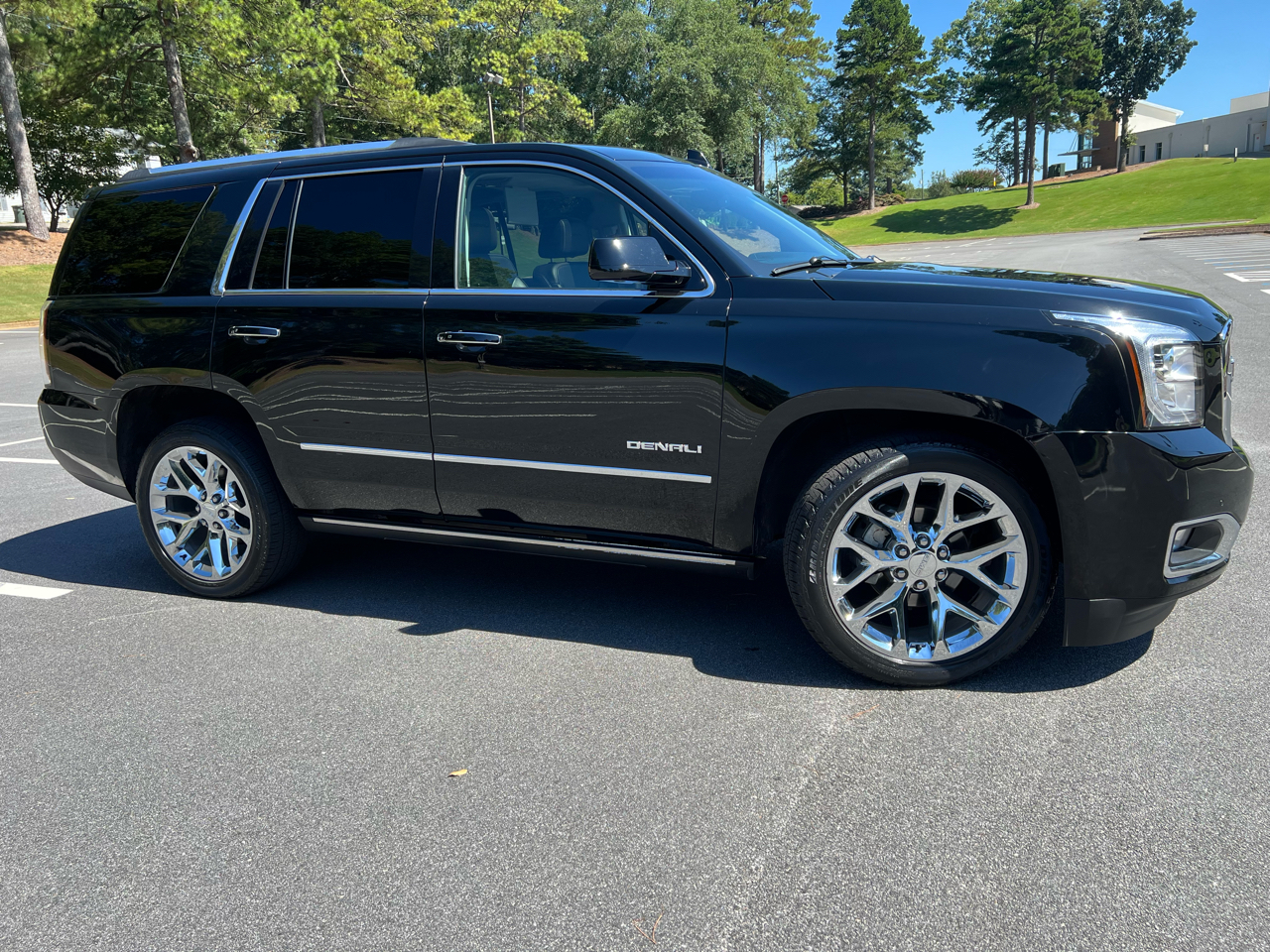 2019 GMC Yukon DENALI