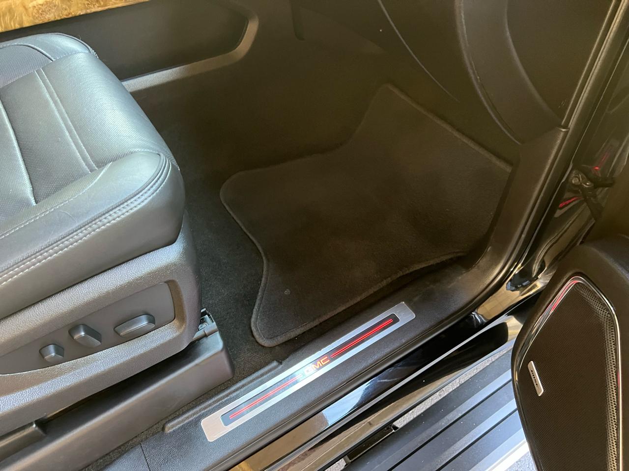 GMC Yukon XL Denali 2WD 2017