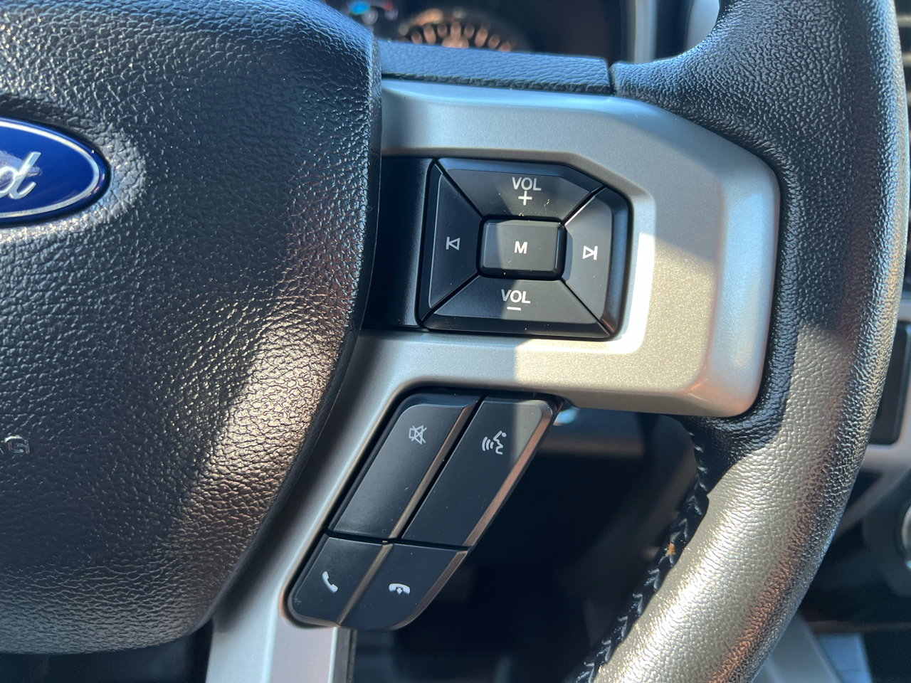 Ford F-150 FX4 SuperCrew 4WD 2017