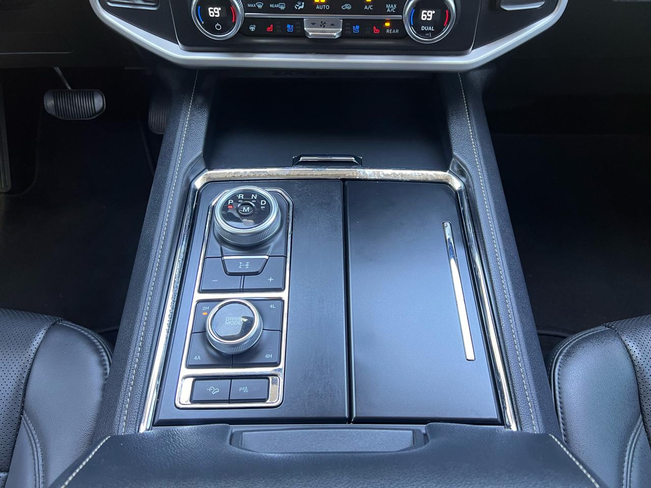 Ford Expedition MAX XLT 2022