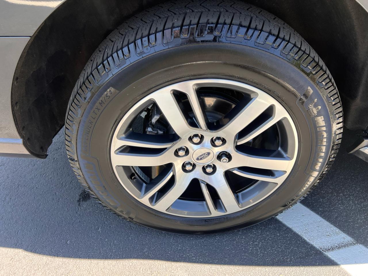 Ford Expedition MAX XLT 2022