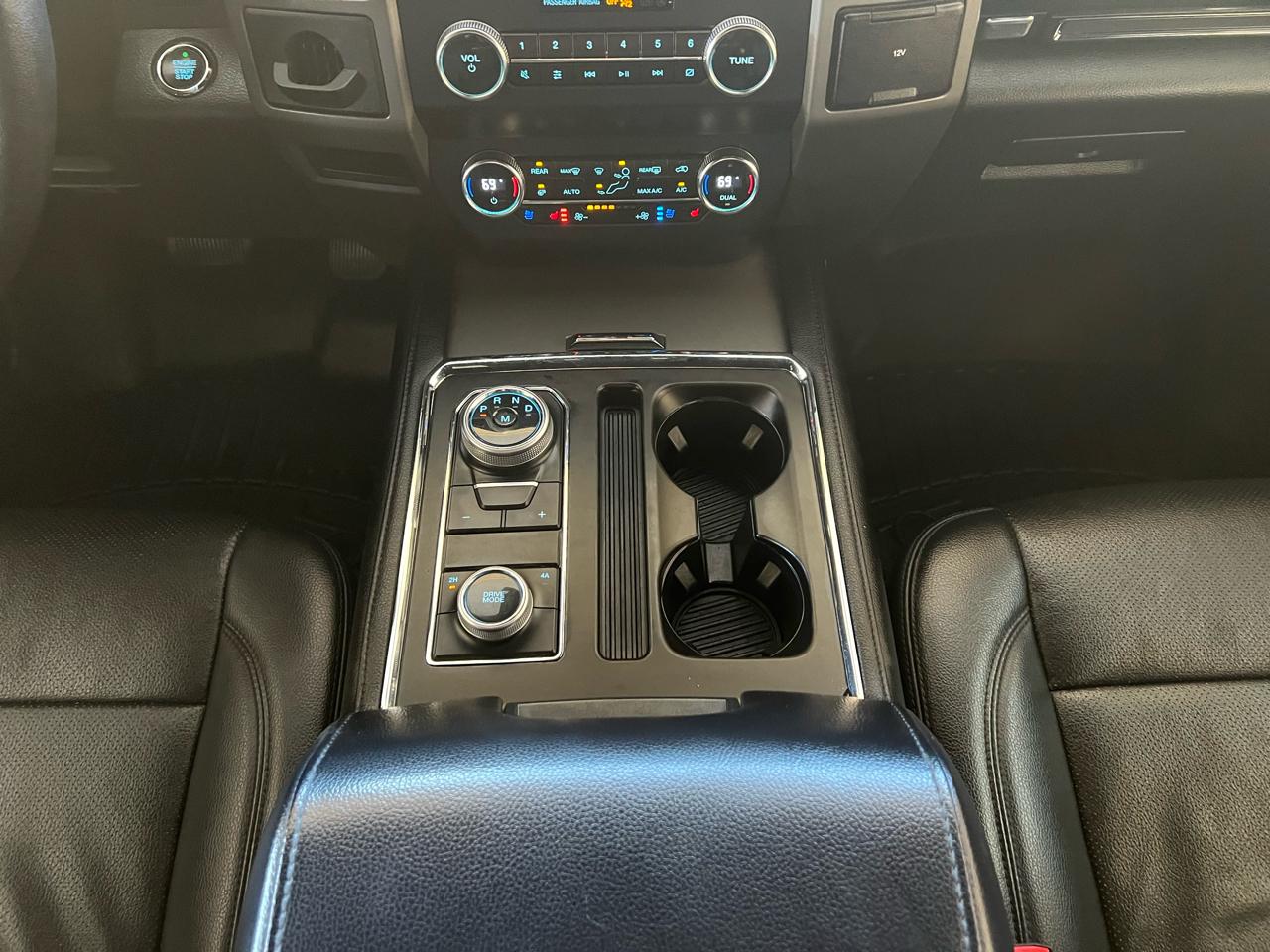 Ford Expedition XLT 2020