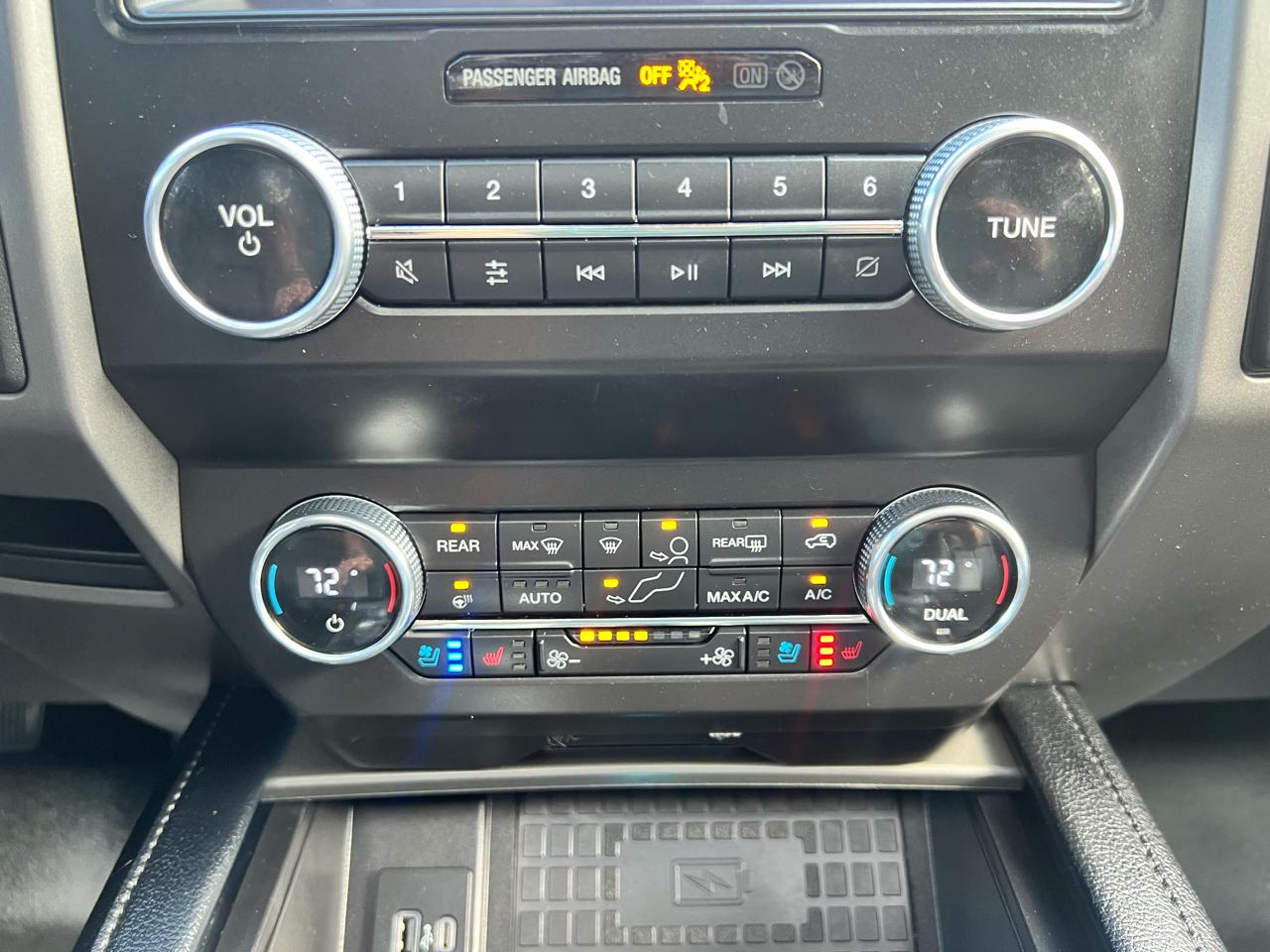 Ford Expedition  2021