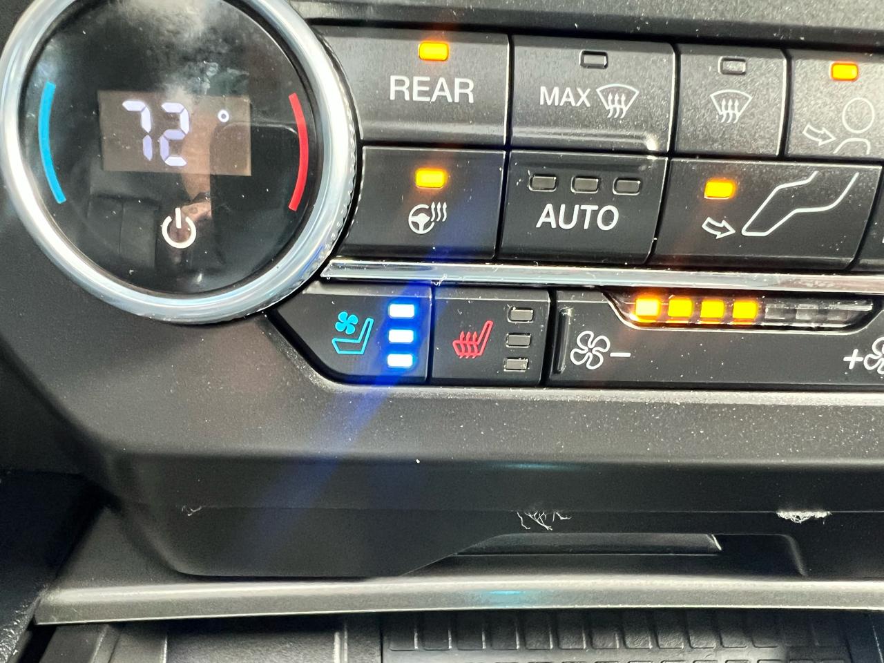 Ford Expedition  2021