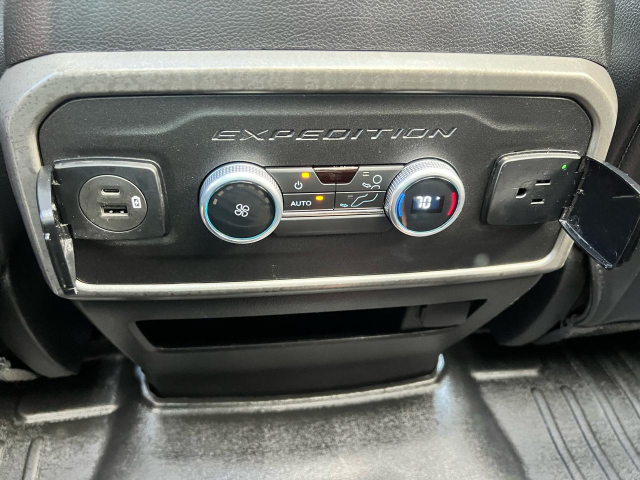 Ford Expedition  2021