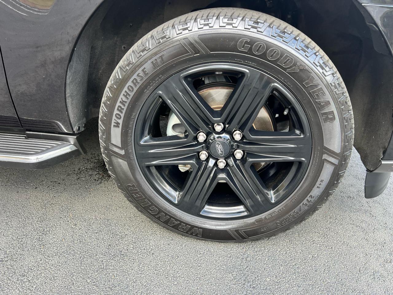 Ford Expedition  2021