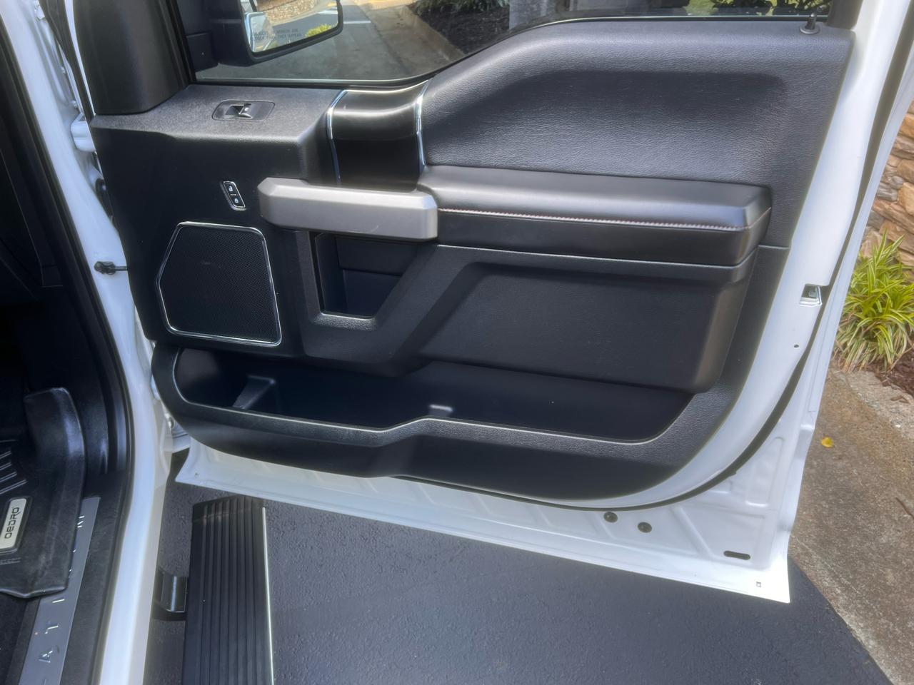 Ford F-150 Platinum 4WD SuperCrew 5.5' Box 2018