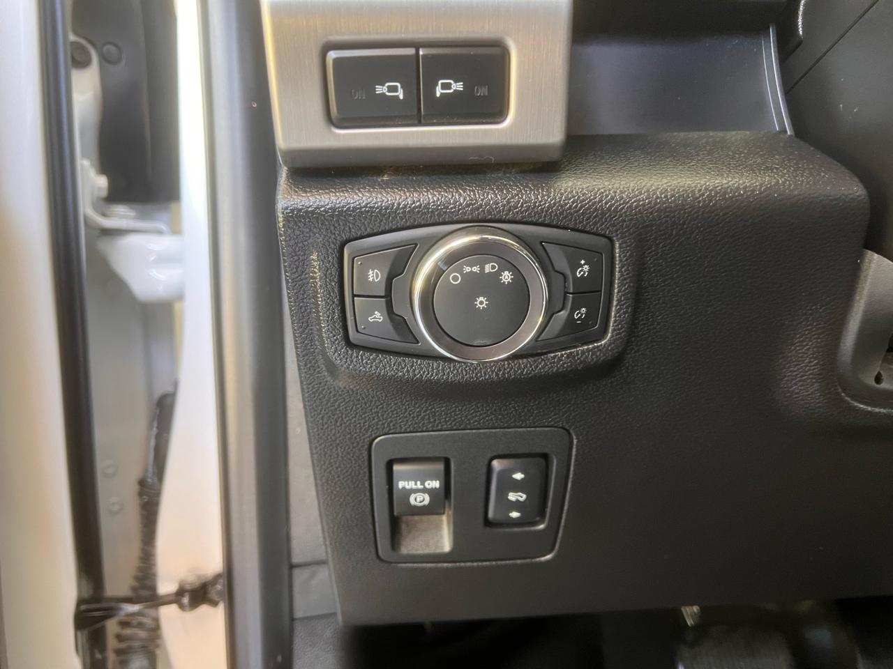Ford F-150 Platinum 4WD SuperCrew 5.5' Box 2018