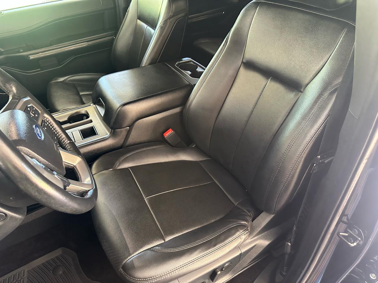 2021 Ford Expedition XLT - Photo 16