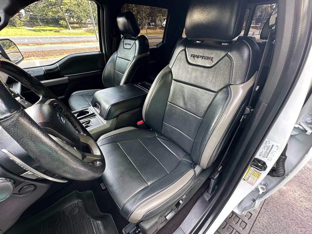 Ford F-150 Raptor SuperCrew 4WD 2017