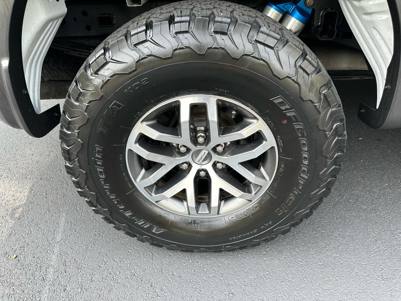 Ford F-150 Raptor SuperCrew 4WD 2017