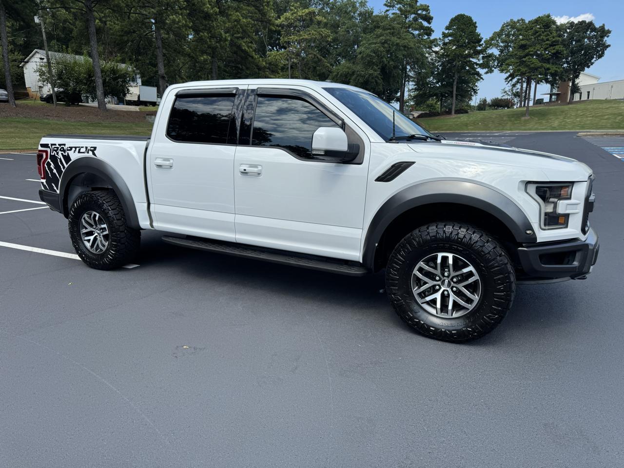 Ford F-150 SVT Raptor SuperCrew 5.5-ft. Bed 4WD 2018