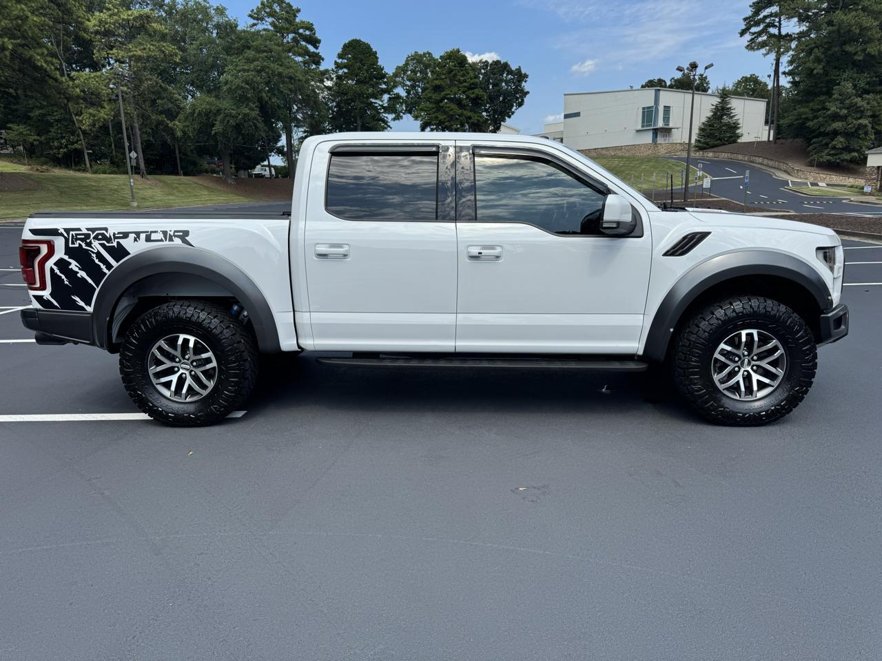 Ford F-150 SVT Raptor SuperCrew 5.5-ft. Bed 4WD 2018