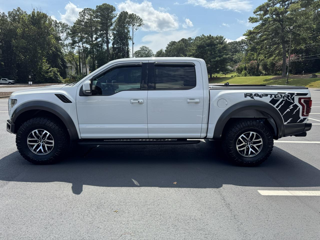 Ford F-150 SVT Raptor SuperCrew 5.5-ft. Bed 4WD 2018