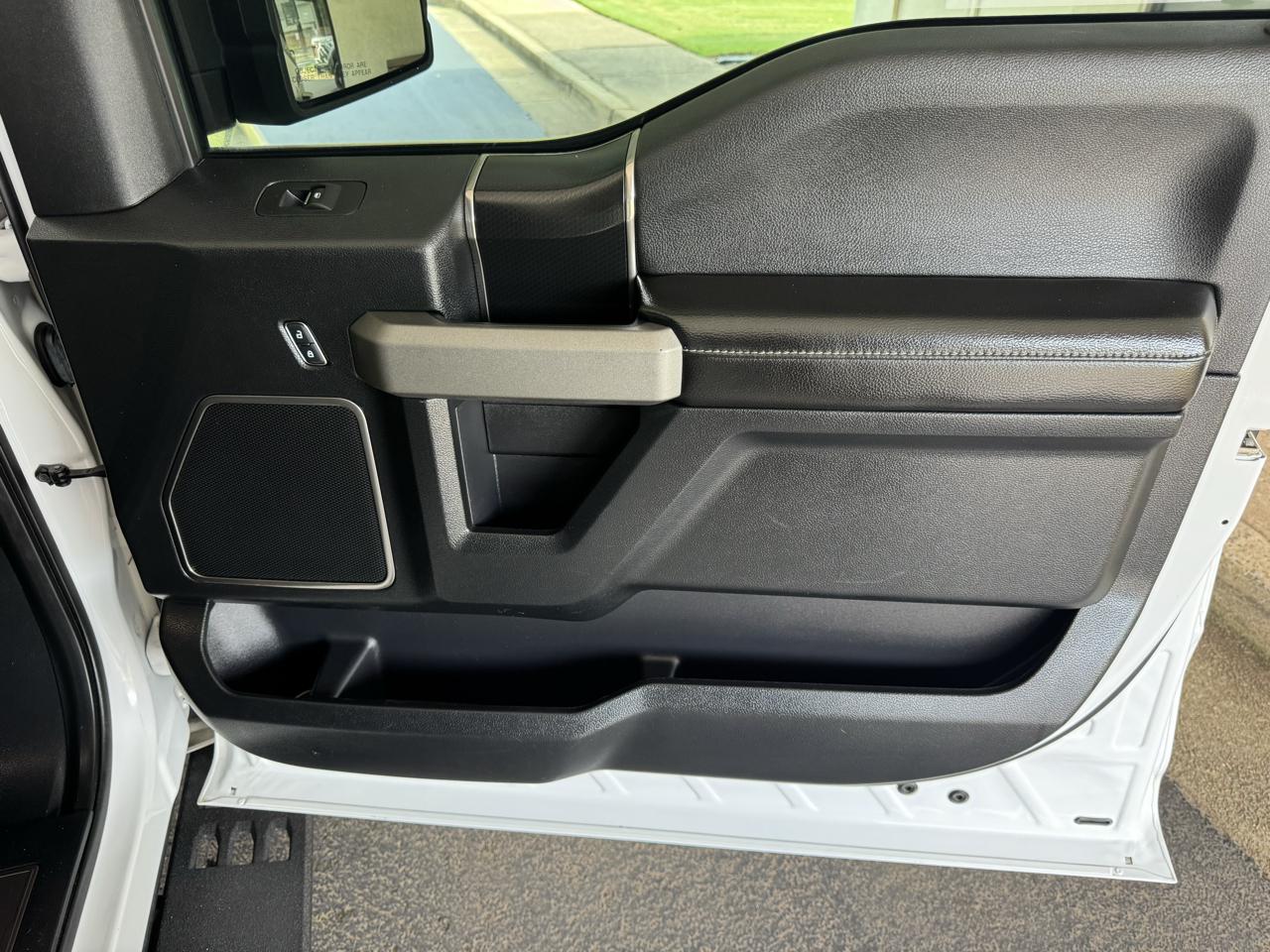 Ford F-150 SVT Raptor SuperCrew 5.5-ft. Bed 4WD 2018