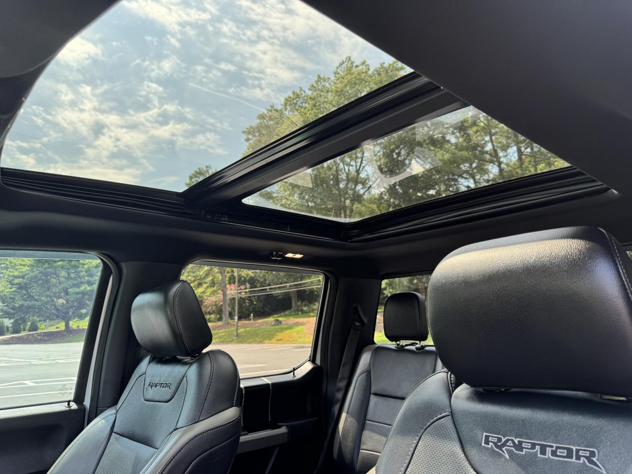 Ford F-150 SVT Raptor SuperCrew 5.5-ft. Bed 4WD 2018