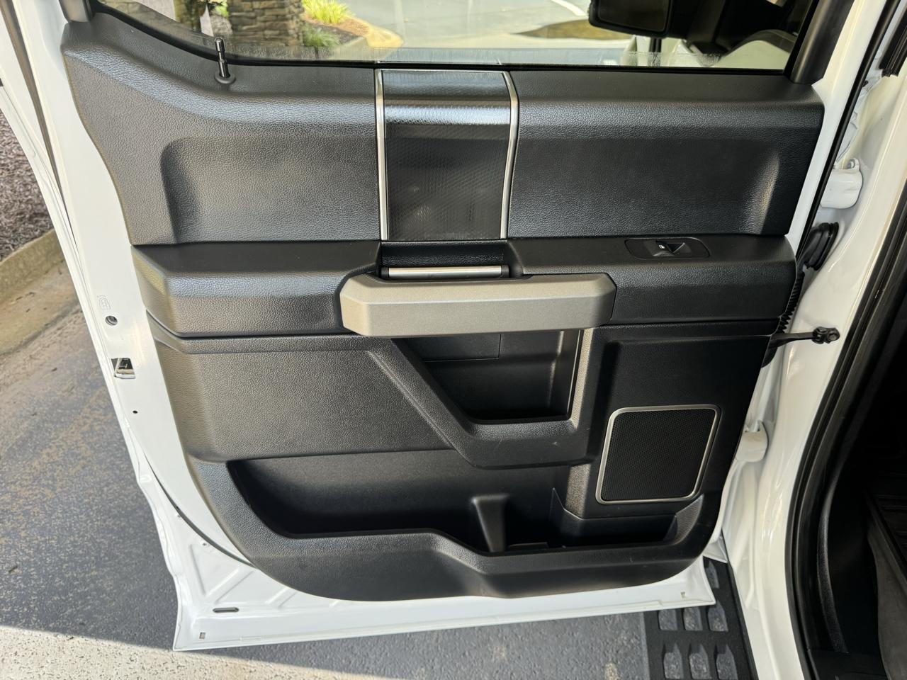 Ford F-150 SVT Raptor SuperCrew 5.5-ft. Bed 4WD 2018