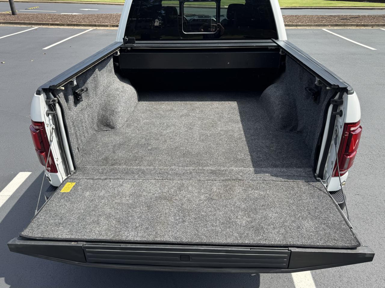 Ford F-150 SVT Raptor SuperCrew 5.5-ft. Bed 4WD 2018