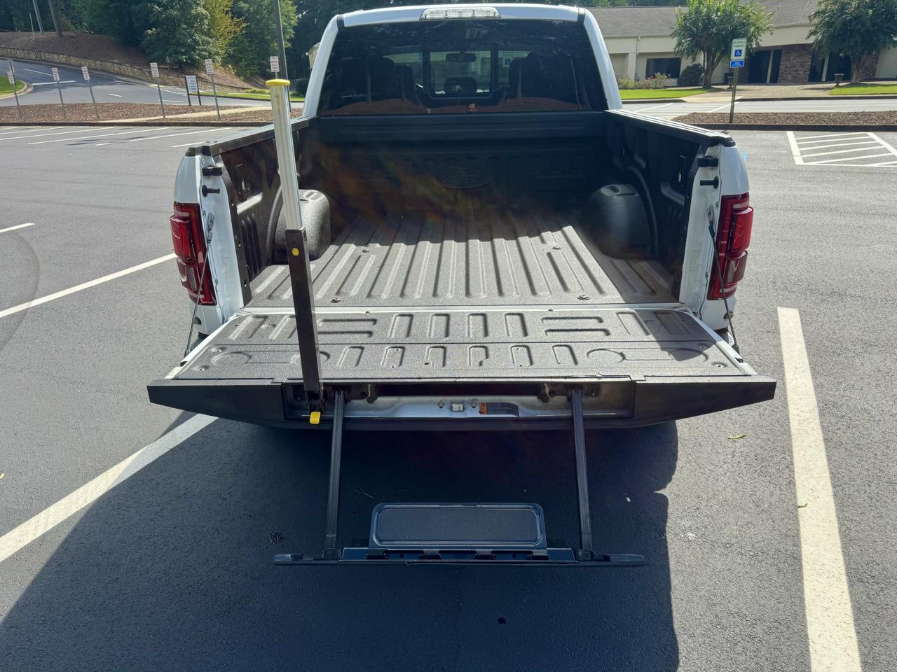 2019 Ford F-150 Raptor - Photo 11