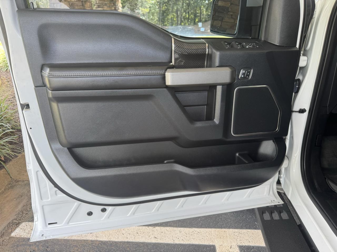 2019 Ford F-150 Raptor - Photo 18