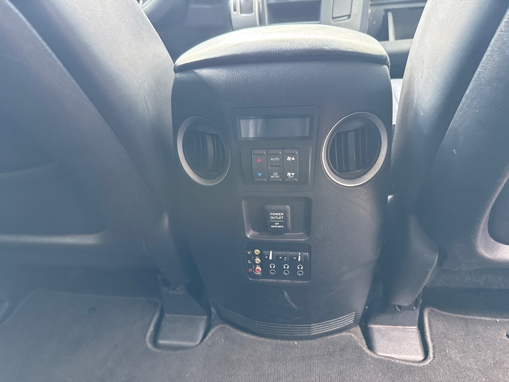 Honda Pilot 2WD 4dr Touring w/RES & Navi 2011