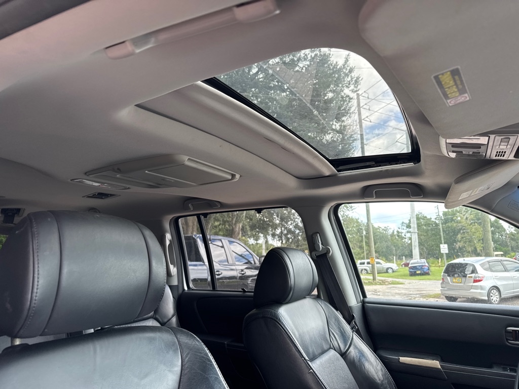 Honda Pilot 2WD 4dr Touring w/RES & Navi 2011