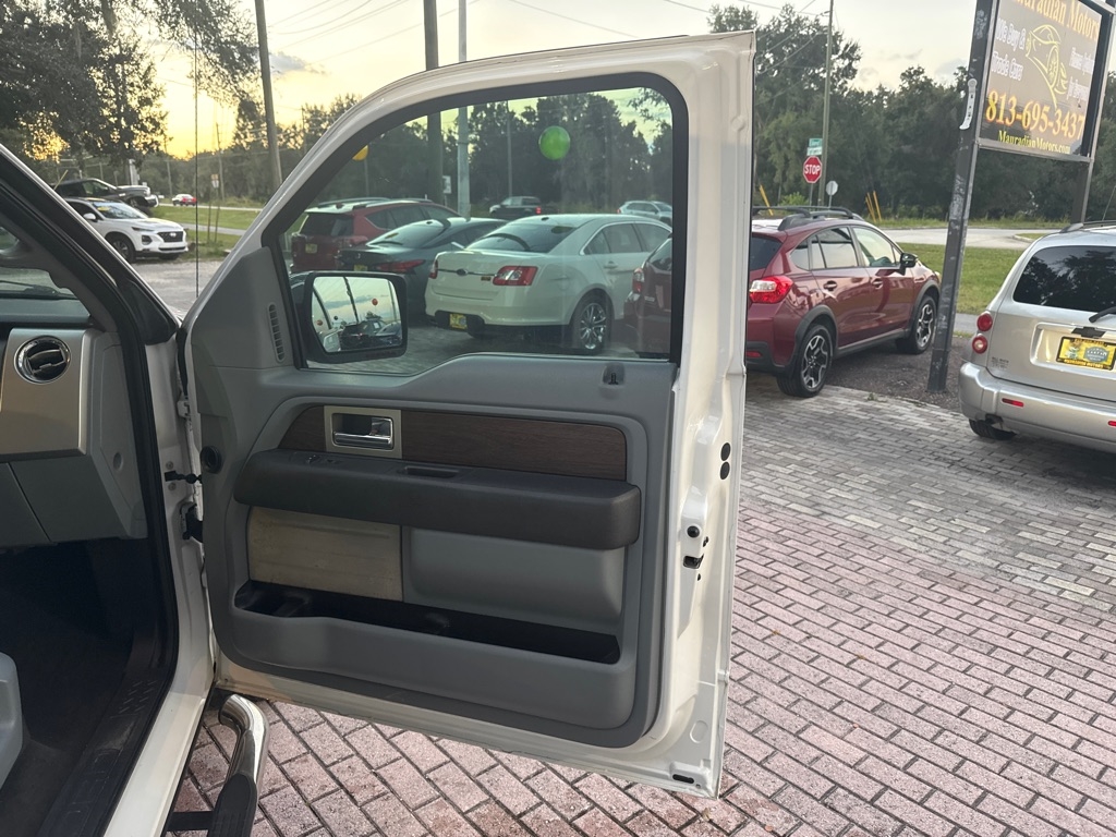 Ford F-150 2WD SuperCrew 145" Platinum 2013 Ford F-150 2WD SuperCrew 145" Platinum 2013