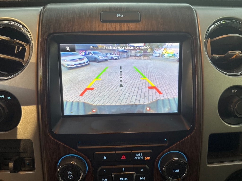 Ford F-150 2WD SuperCrew 145" Platinum 2013 Ford F-150 2WD SuperCrew 145" Platinum 2013