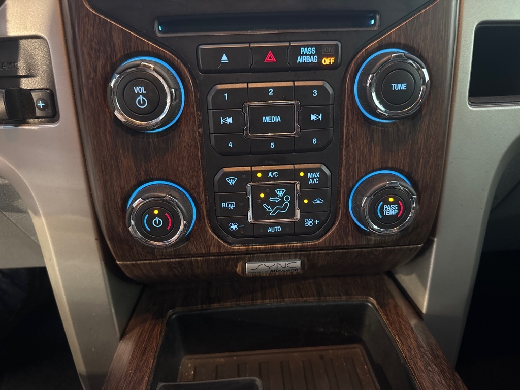 Ford F-150 2WD SuperCrew 145" Platinum 2013 Ford F-150 2WD SuperCrew 145" Platinum 2013