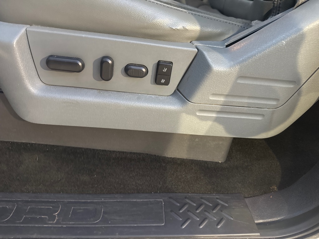 Ford F-150 2WD SuperCrew 145" Platinum 2013 Ford F-150 2WD SuperCrew 145" Platinum 2013