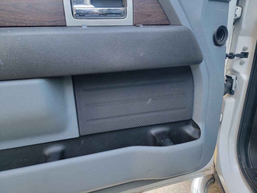 Ford F-150 2WD SuperCrew 145" Platinum 2013 Ford F-150 2WD SuperCrew 145" Platinum 2013