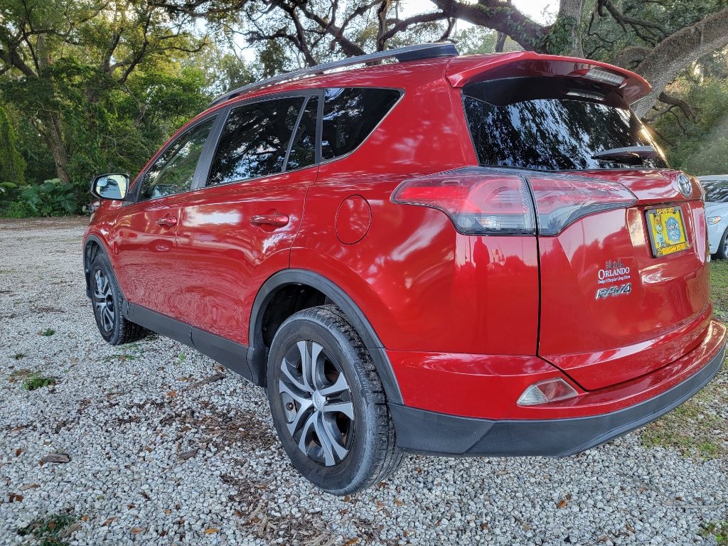Toyota RAV4 LE FWD (Natl) 2017