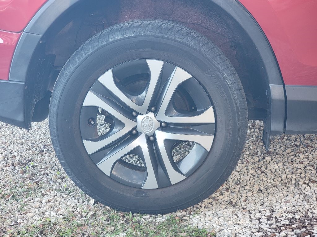 Toyota RAV4 LE FWD (Natl) 2017