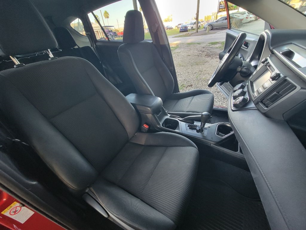 Toyota RAV4 LE FWD (Natl) 2017